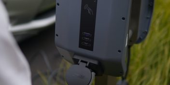 CONTI & REMINC Verbindungselemente in Ladestationen für Elektrofahrzeuge